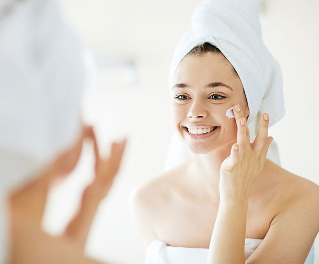 PAT YOUR SKIN TO LOOK YOUNG FOREVER